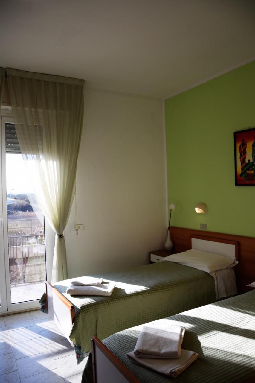 Hotel Ristorante Da Marco San Mauro Mare Buitenkant foto
