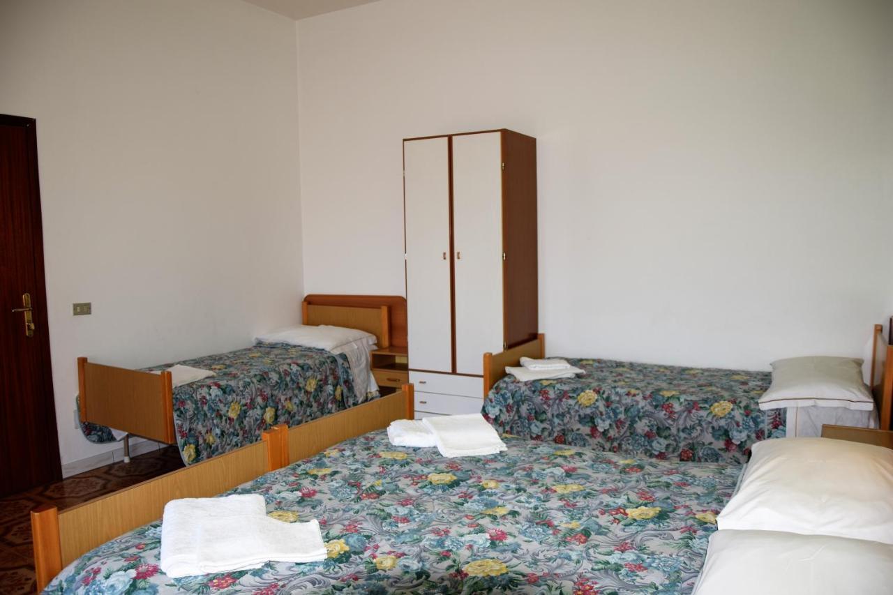 Hotel Ristorante Da Marco San Mauro Mare Buitenkant foto