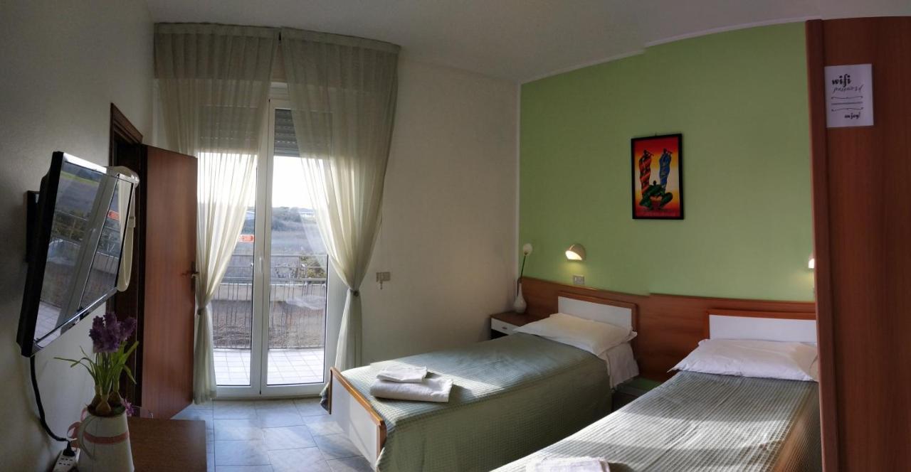Hotel Ristorante Da Marco San Mauro Mare Buitenkant foto